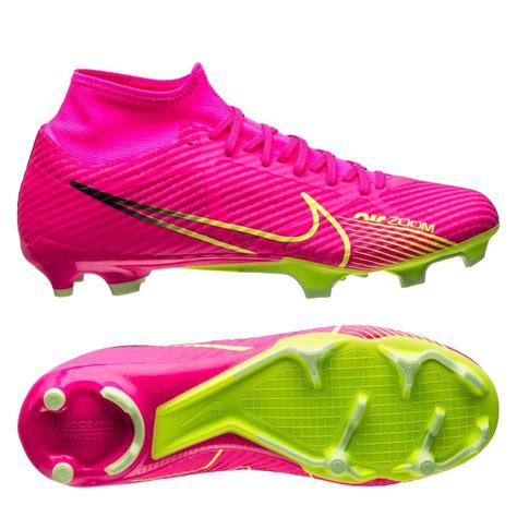 roze voetbalschoenen Nike